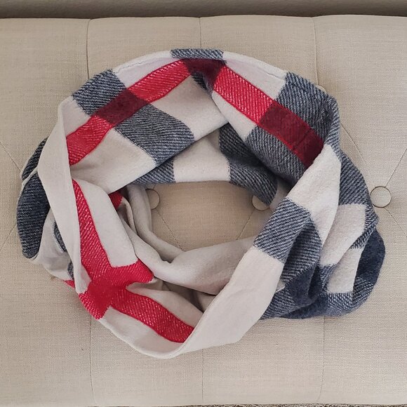 NWT Burberry Snood - Picture 5 of 6